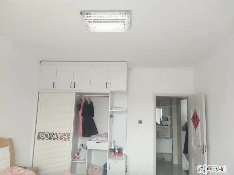 中阳御景对面是四小,小区环境优美。配套设施齐全