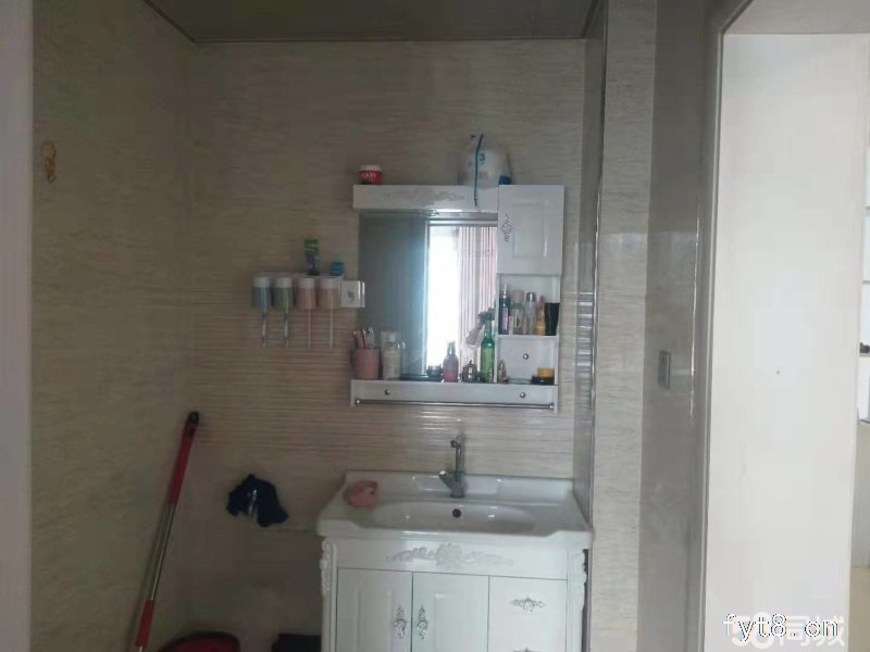 中阳御景对面是四小,小区环境优美。配套设施齐全